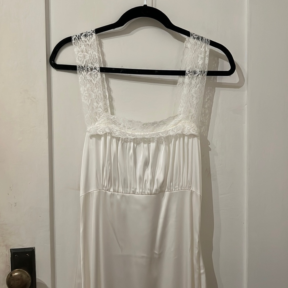 White vintage looking lace dress